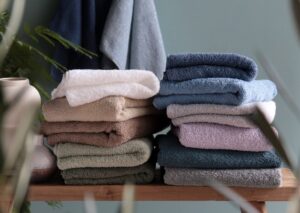 タオルをキレイに畳んで収納したアイデア収納のイメージ